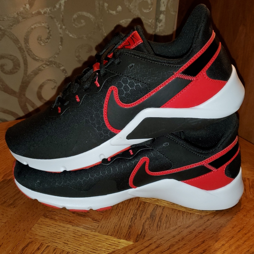 Nike legends men size 10
